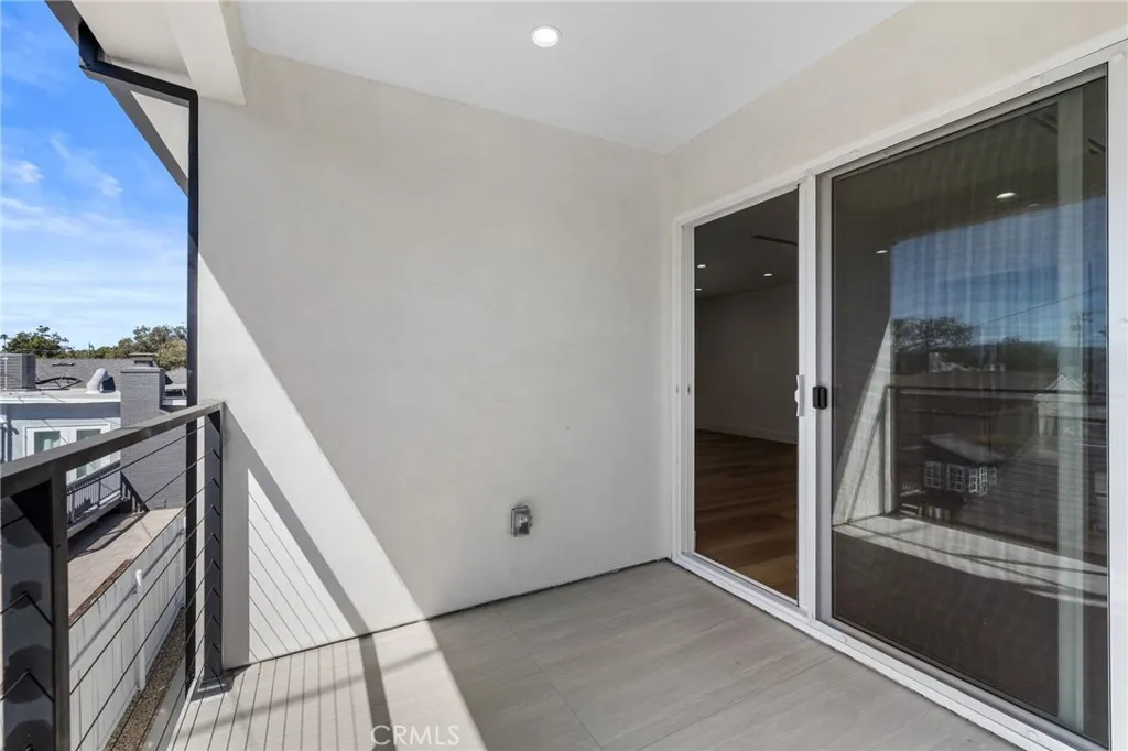 1504 N California, Burbank, California 91505 home-pic-47